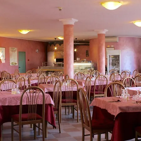 Hotel Monumento 3*